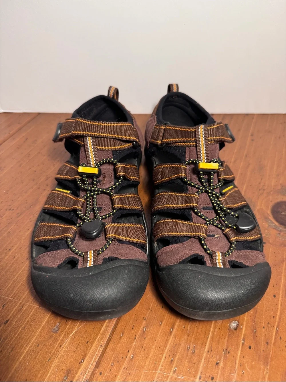 KEEN Newport H2 Men's Size 8- Brown & Orange Waterproof Hiking Outdoor Sandals